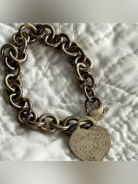 Tiffany & Co Return To Tiffany Heart Tag Charm Bracelet 925 Sterling Silver